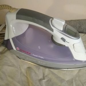 Singer Expert Finish Steam Iron